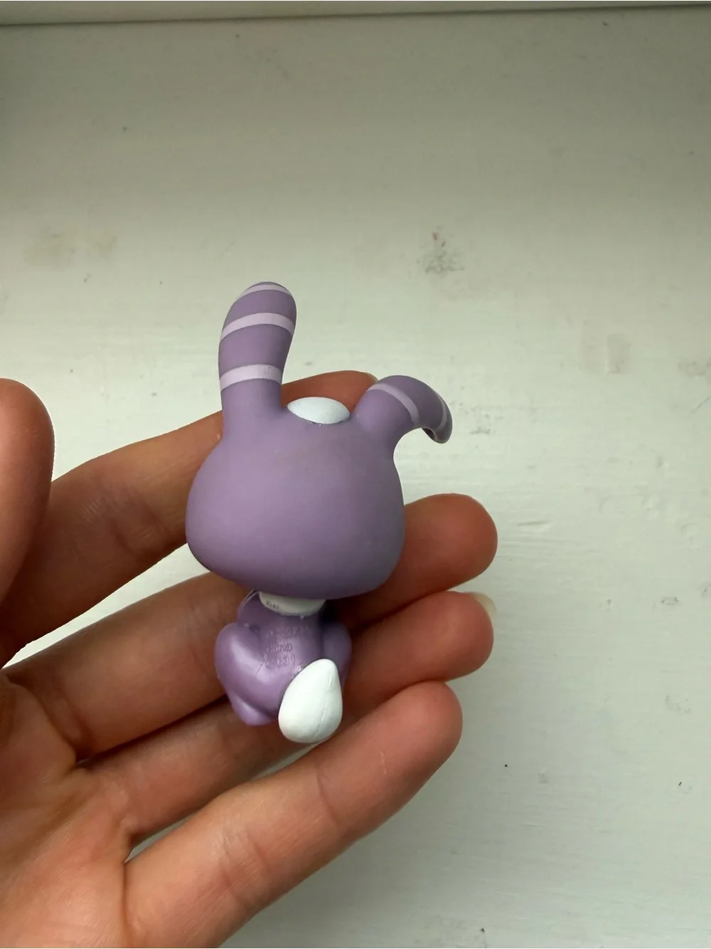 Hasbro Littlest Pet Shop #828 Purple Rabbit figure